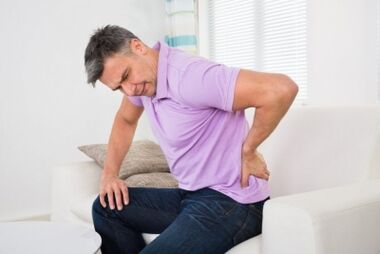Lowova bolesť je znakom osteochondrózy
